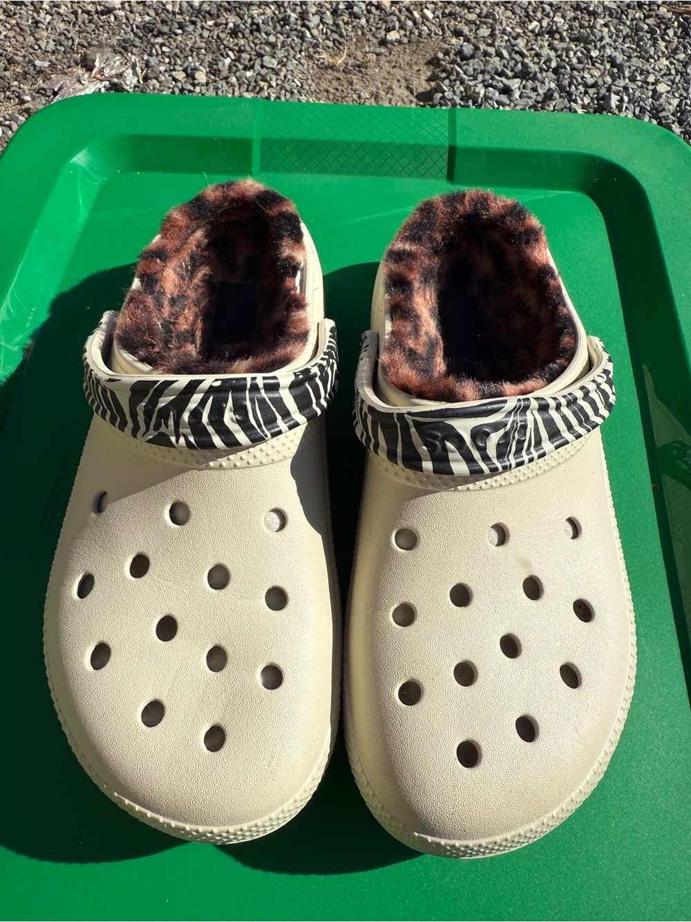 CROCS Cream Faux-Fur Lined Clogs with Zebra Strap Unisex Mens 10 Women’s 12